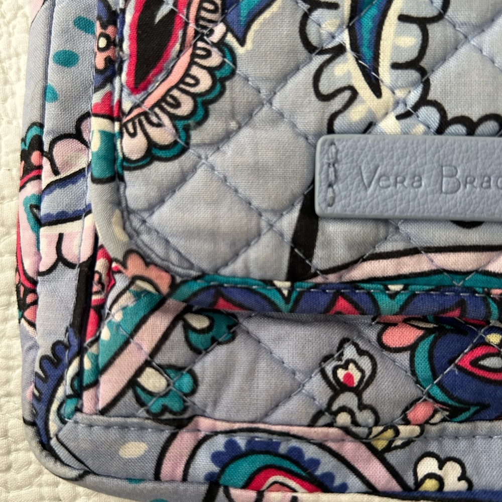 Vera Bradley RFID crossbody bag in Makani paisley pattern. Nice used shape! - Picture 6 of 15